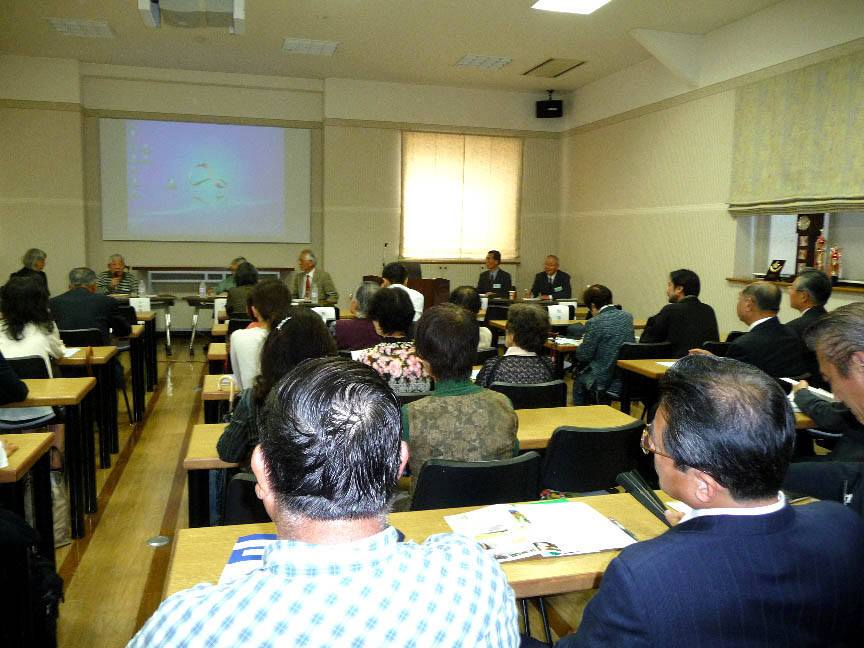 総会の会場風景